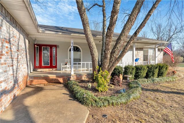 107 Ozark Street, Prairie Grove, AR 72753