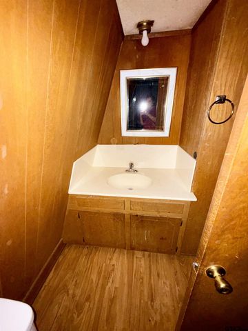 21541 Forest Grove Drive, Chandler, TX 75758