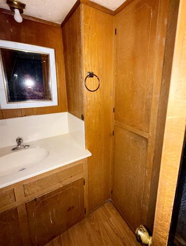 21541 Forest Grove Drive, Chandler, TX 75758