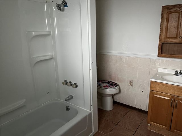 1700 Haug St, Spring Garden, PA 15212