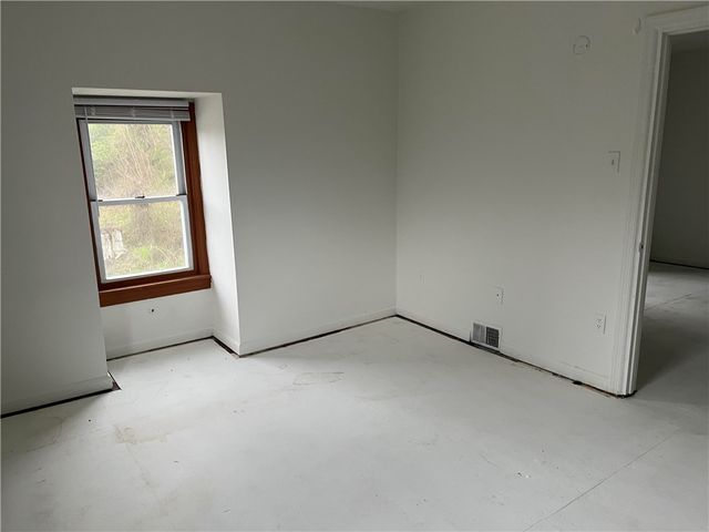 1700 Haug St, Spring Garden, PA 15212