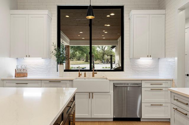32831 RR 12, Dripping Springs, TX 78620