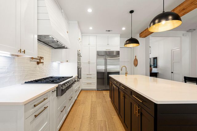 32831 RR 12, Dripping Springs, TX 78620