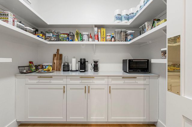 32831 RR 12, Dripping Springs, TX 78620