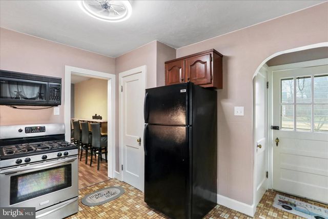 301 ROXBURY ROAD, Shippensburg, PA 17257