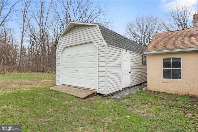 301 ROXBURY ROAD, Shippensburg, PA 17257