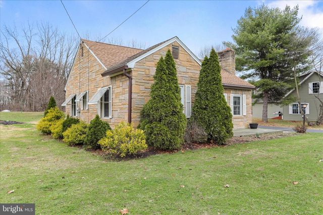 301 ROXBURY ROAD, Shippensburg, PA 17257