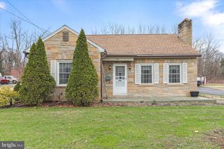 301 ROXBURY ROAD, Shippensburg, PA 17257