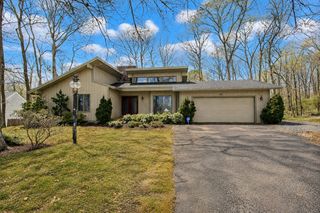 60 Redwood Cir, Mashpee, MA 02649