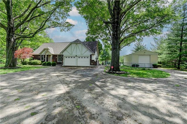 33011 E R D Mize Road, Grain Valley, MO 64029
