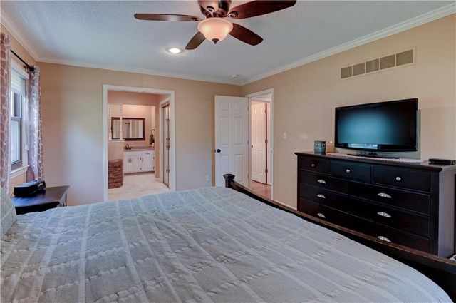 33011 E R D Mize Road, Grain Valley, MO 64029