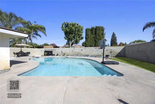 6621 Vancouver Drive, Bakersfield, CA 93309