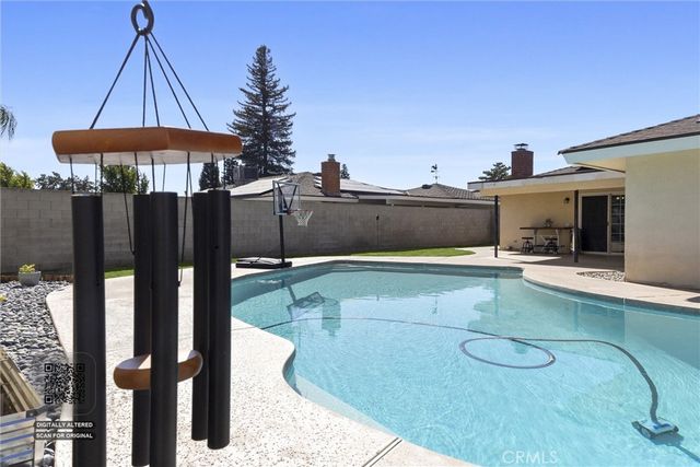 6621 Vancouver Drive, Bakersfield, CA 93309