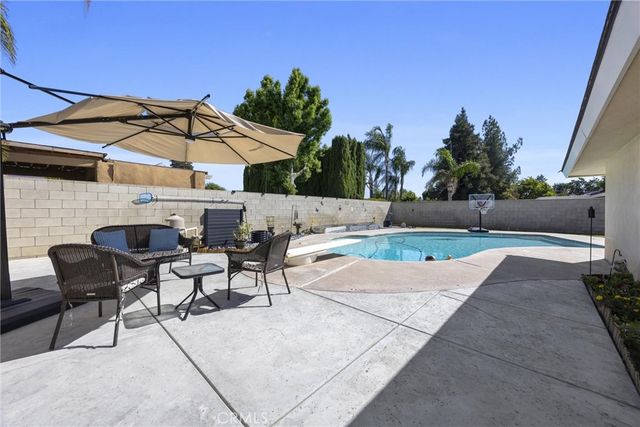 6621 Vancouver Drive, Bakersfield, CA 93309