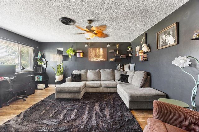 6621 Vancouver Drive, Bakersfield, CA 93309