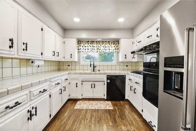 6621 Vancouver Drive, Bakersfield, CA 93309