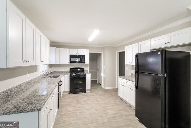 1199 Leslie Place, Lithonia, GA 30058