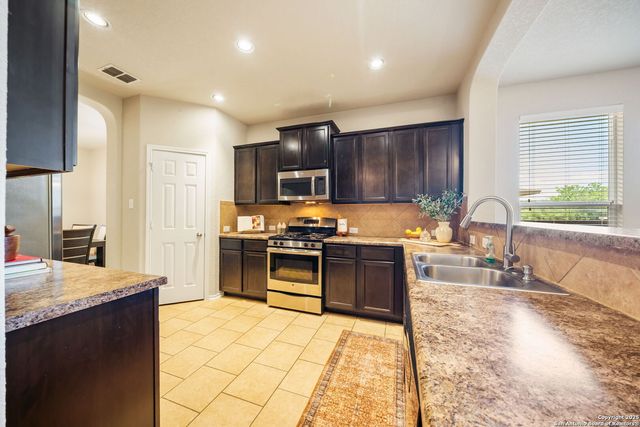 133 Finch Knoll, San Antonio, TX 78253