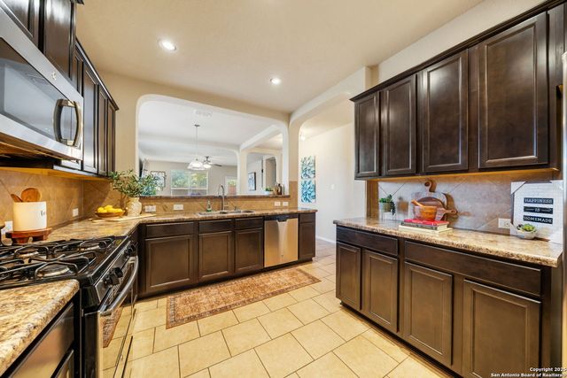 133 Finch Knoll, San Antonio, TX 78253