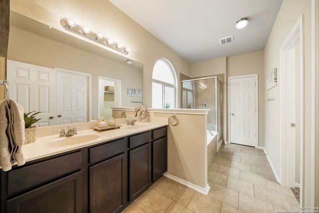 133 Finch Knoll, San Antonio, TX 78253