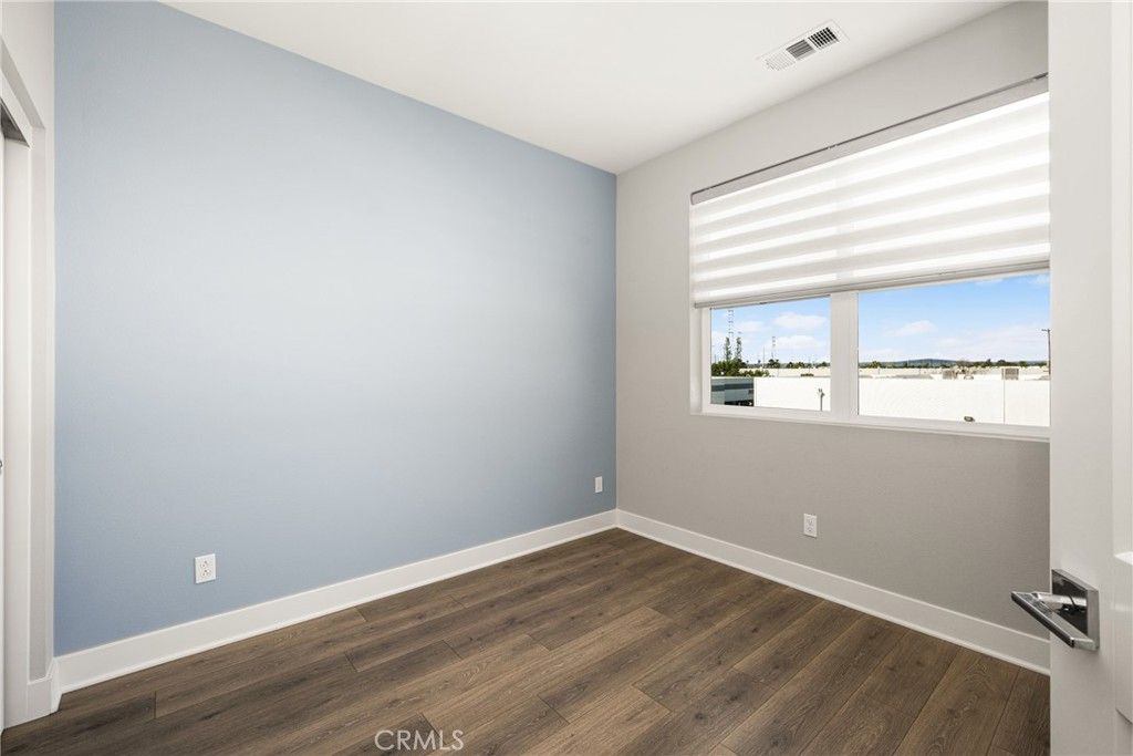 Image 31 of property listing at 955 E Mason 80, Anaheim, CA 92805