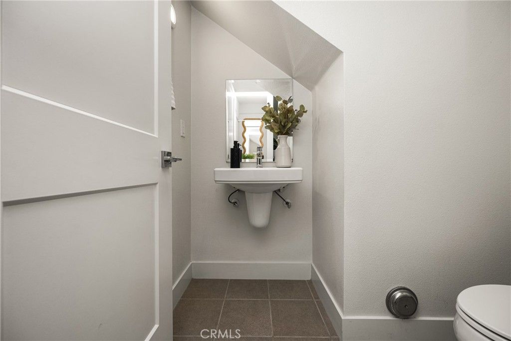 Image 7 of property listing at 955 E Mason 80, Anaheim, CA 92805