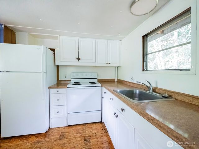 9712 Channel Drive NW, Olympia, WA 98502