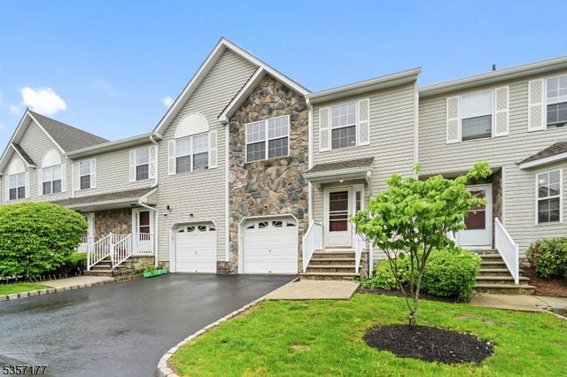 16 Ashley Ct, Franklin Twp., NJ 08873