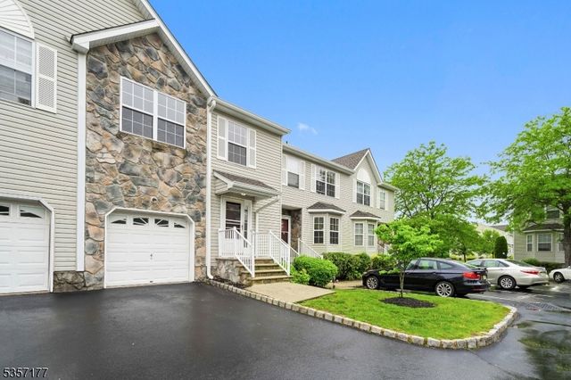16 Ashley Ct, Franklin Twp., NJ 08873