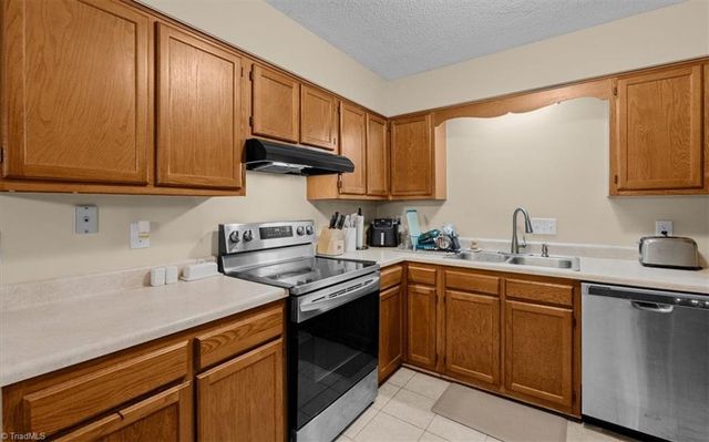 4109 Trappers Run Court, High Point, NC 27265
