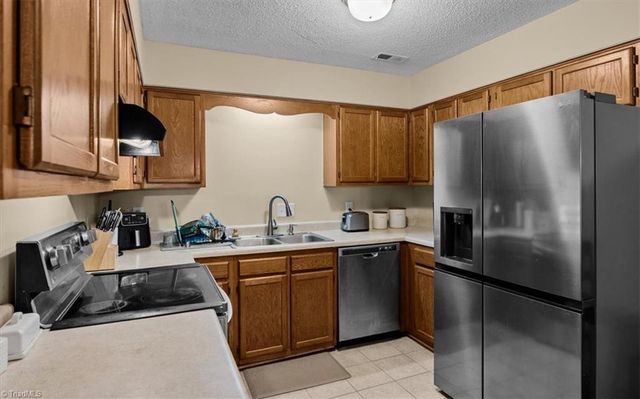 4109 Trappers Run Court, High Point, NC 27265