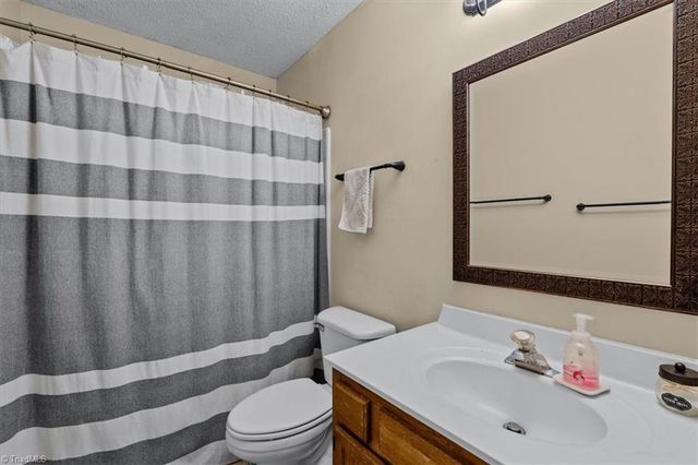 4109 Trappers Run Court, High Point, NC 27265