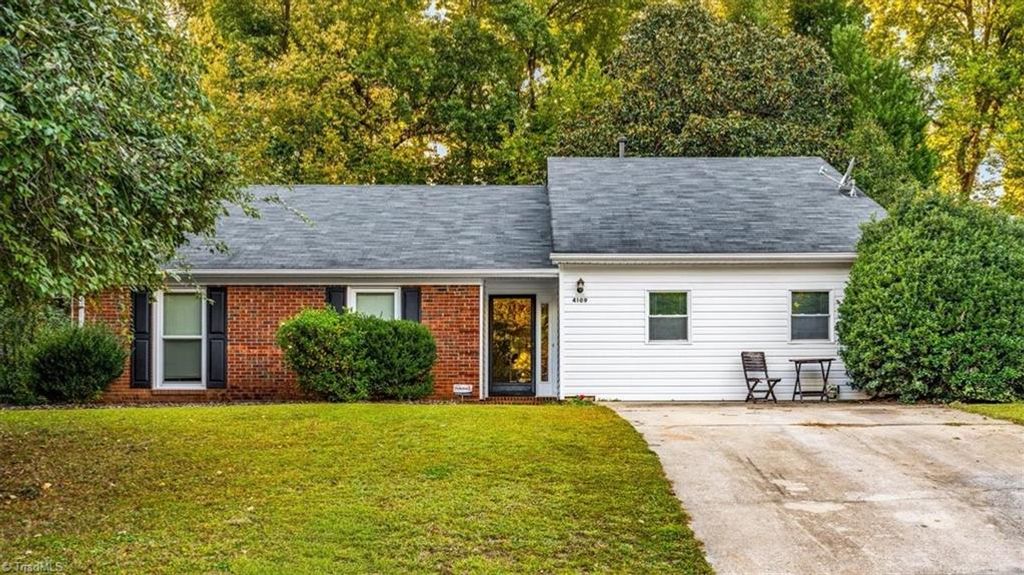 4109 Trappers Run Court, High Point, NC 27265