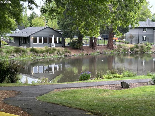 12614 Nw BARNES Rd 10, Portland, OR 97229