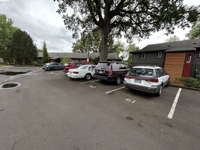 12614 Nw BARNES Rd 10, Portland, OR 97229