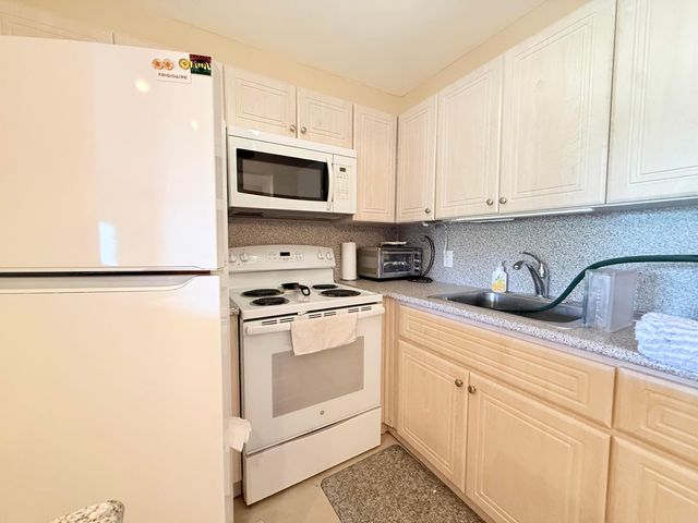 22 Markham A, Deerfield Beach, FL 33442
