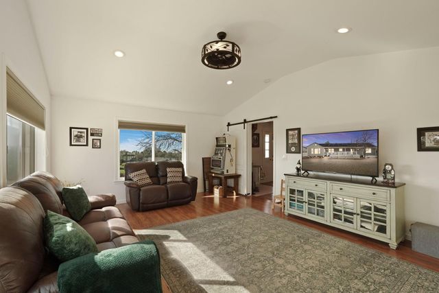 7226 Conner Dr, Valley Springs, CA 95252