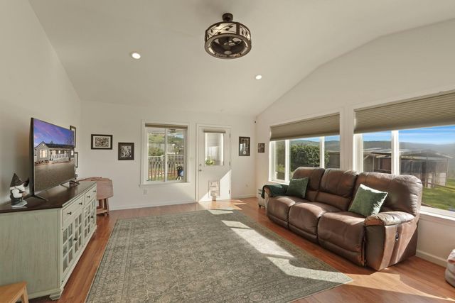 7226 Conner Dr, Valley Springs, CA 95252