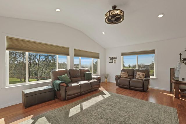 7226 Conner Dr, Valley Springs, CA 95252