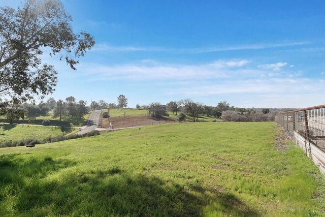 7226 Conner Dr, Valley Springs, CA 95252