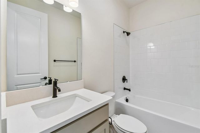 6056 SACRED OAK AVENUE, Mount Dora, FL 32757