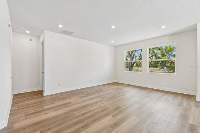 6056 SACRED OAK AVENUE, Mount Dora, FL 32757