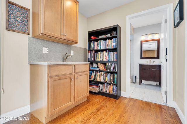 98 Oak Tree Lane, Toms River, NJ 08753