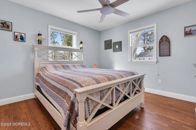 98 Oak Tree Lane, Toms River, NJ 08753