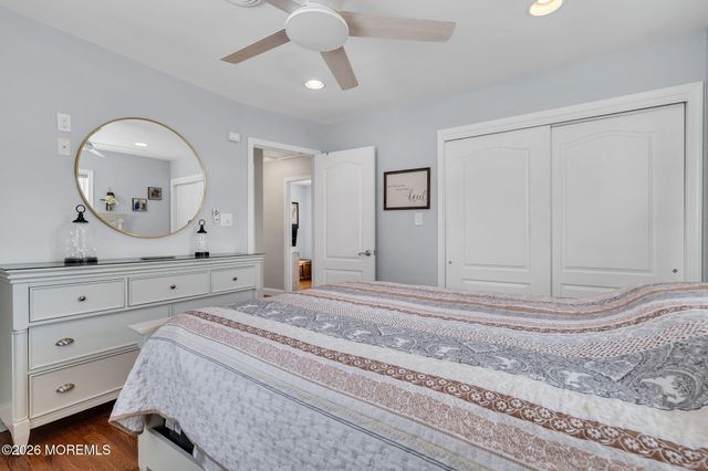 98 Oak Tree Lane, Toms River, NJ 08753