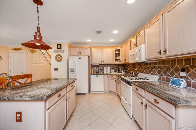 1302 Willow Pond Drive, Riverhead, NY 11901