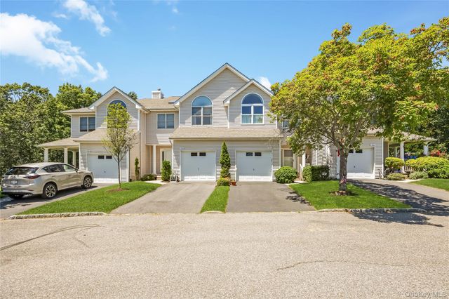 1302 Willow Pond Drive, Riverhead, NY 11901