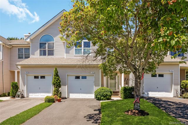 1302 Willow Pond Drive, Riverhead, NY 11901