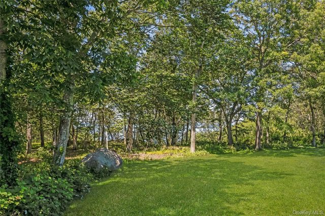 1302 Willow Pond Drive, Riverhead, NY 11901
