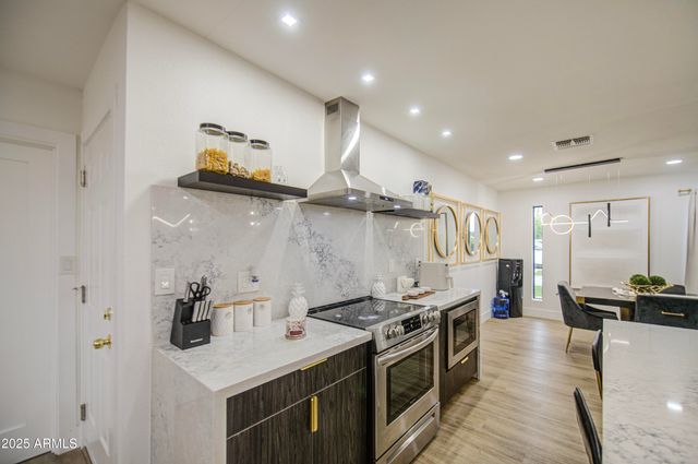 919 W PORT ROYALE Lane, Phoenix, AZ 85023